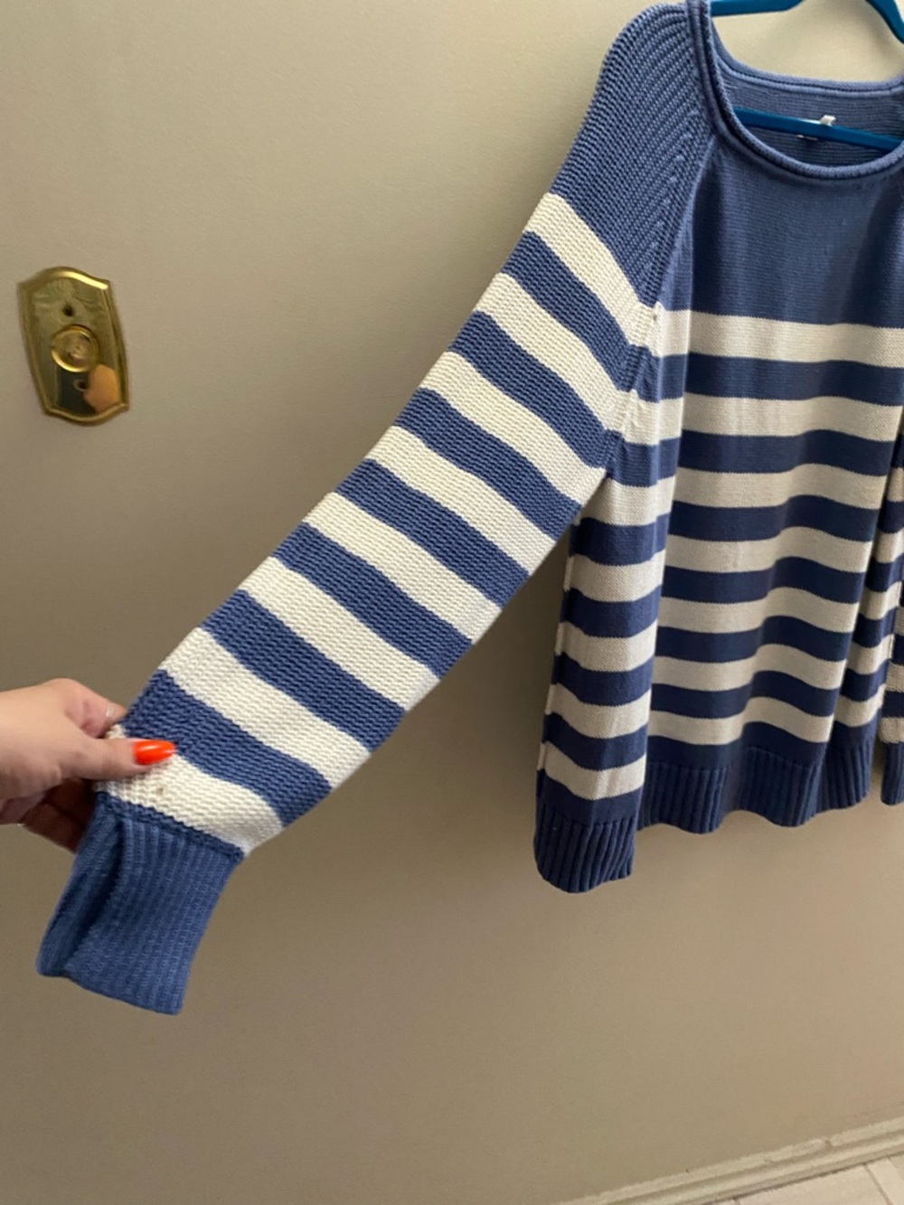 aerie Bistro sweater - Picture 4 of 16